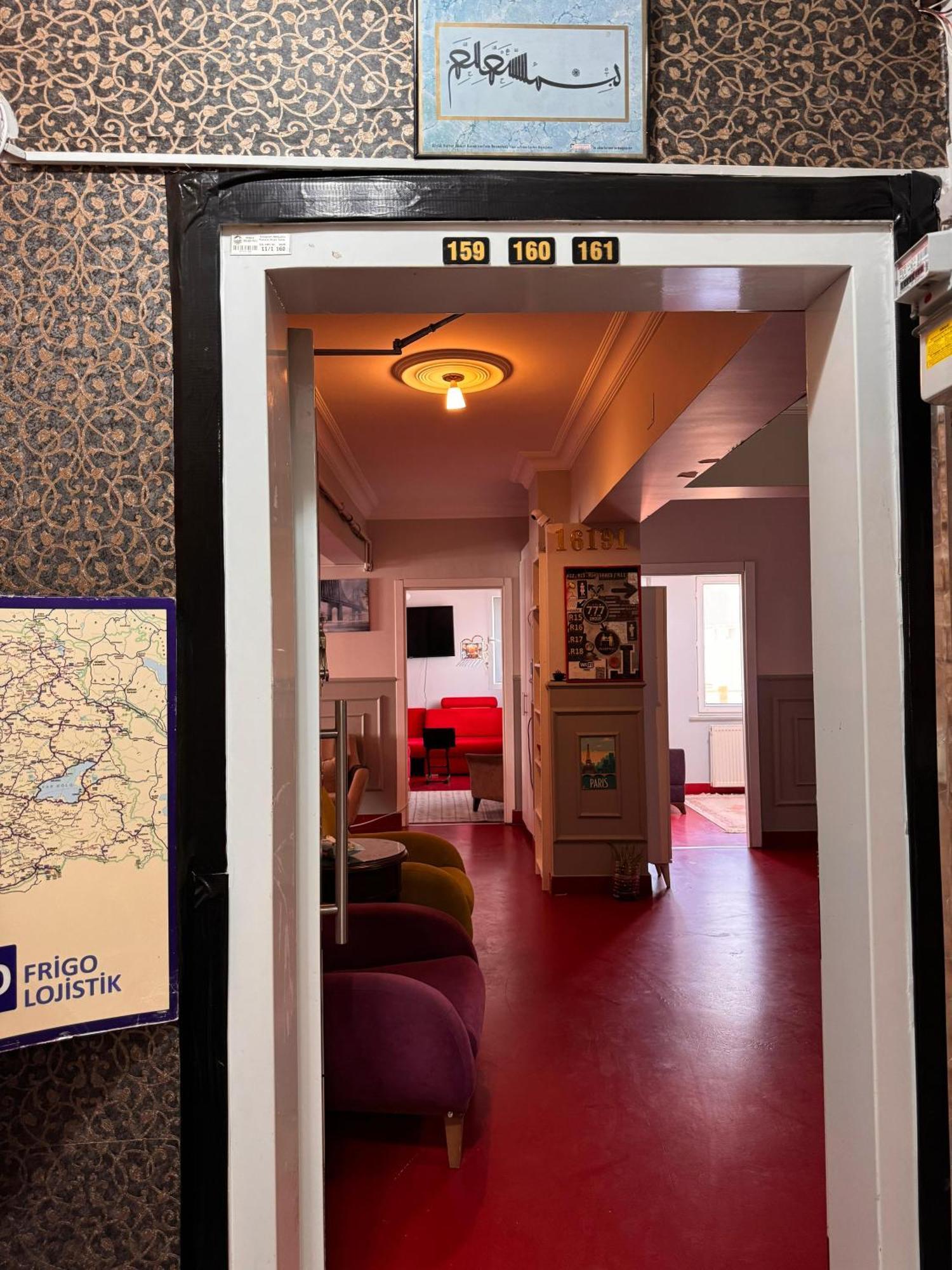 Transit Hotel Истанбул Екстериор снимка