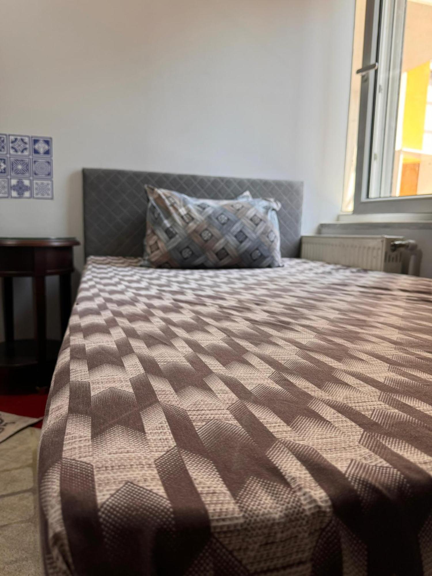 Transit Hotel Истанбул Екстериор снимка