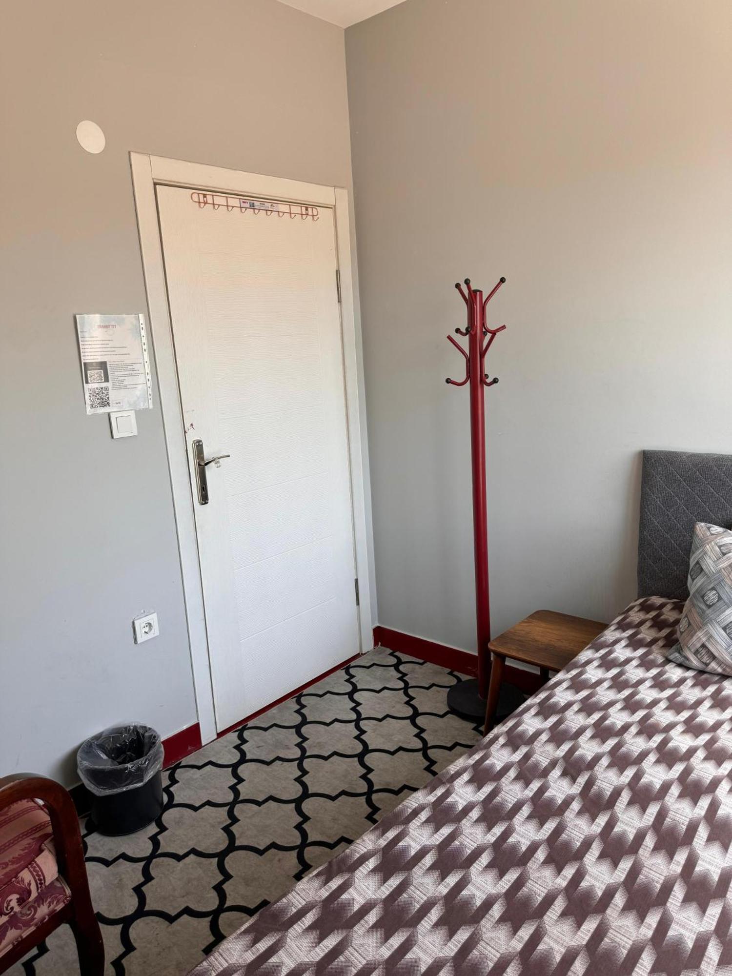 Transit Hotel Истанбул Екстериор снимка